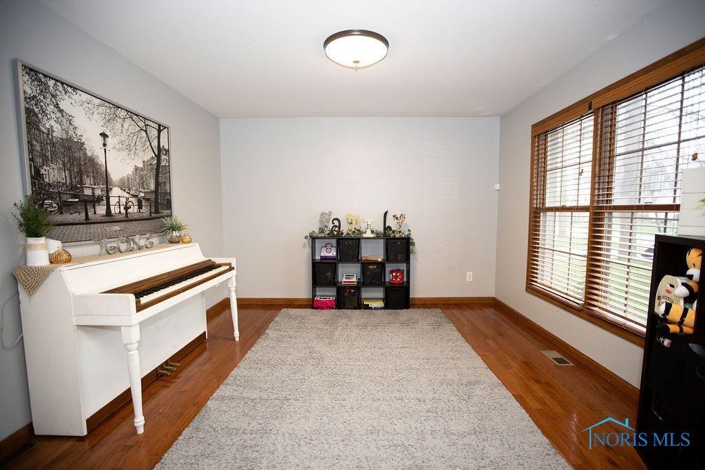 1572 Ridge Cross Road Perrysburg, OH 43551 - Photo 8 of 45 Gallery Image 8