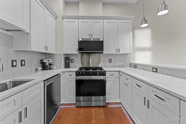 $715,000 | 8025 Maryland Avenue, Unit 7G, Clayton, MO 63105