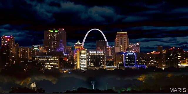 $715,000 | 8025 Maryland Avenue, Unit 7G, Clayton, MO 63105