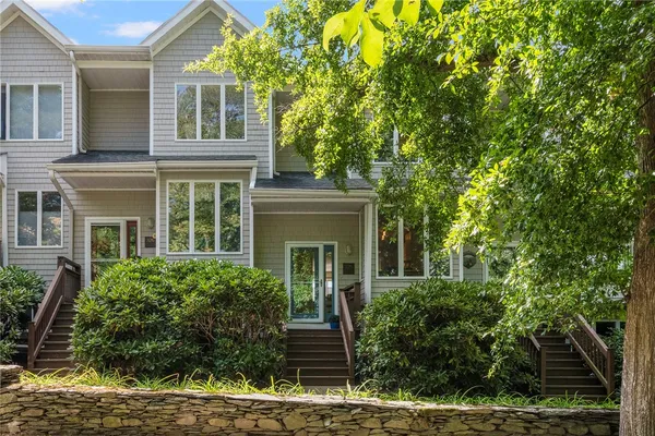 $650,000 | 325 North Lane, Bristol, RI 02809