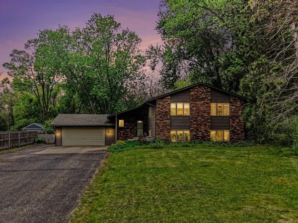 $435,000 | 16011 3rd Street North, Lakeland, MN 55043