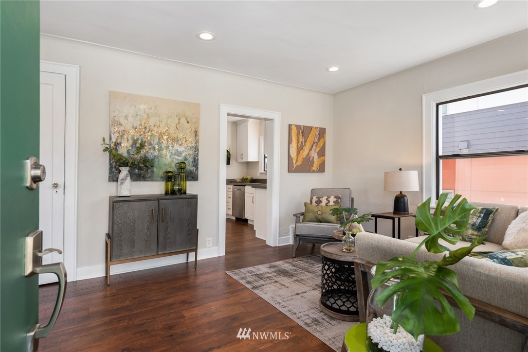 2718 23rd Avenue South Seattle, WA 98144 - Photo 2 of 25 Gallery Image 2