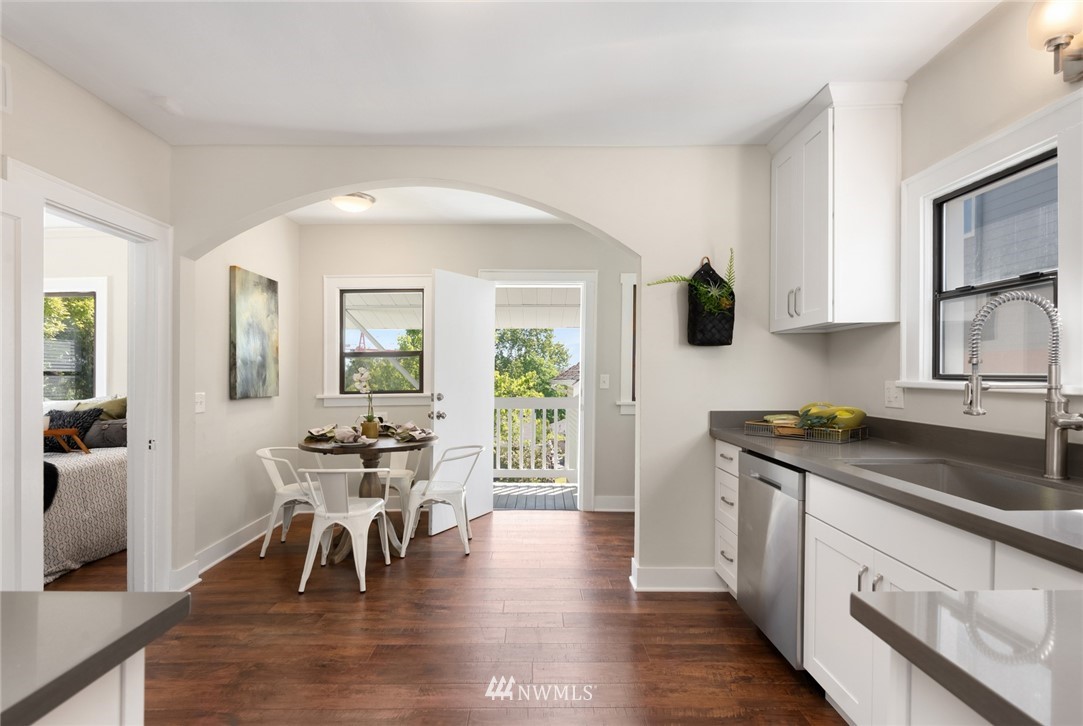 2718 23rd Avenue South Seattle, WA 98144 - Photo 12 of 25 Gallery Image 12