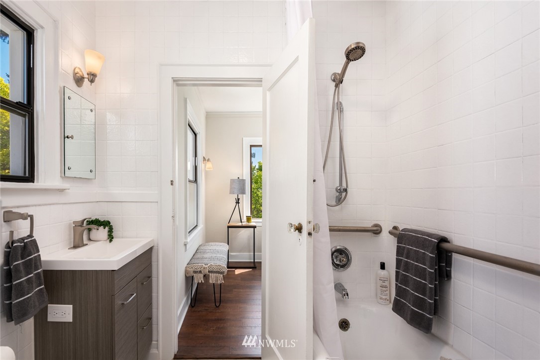 2718 23rd Avenue South Seattle, WA 98144 - Photo 15 of 25 Gallery Image 15