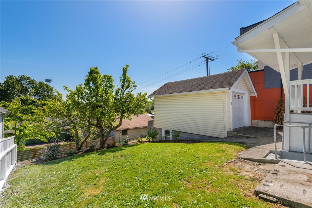 2718 23rd Avenue South Seattle, WA 98144 - Photo 21 of 25 Gallery Image 21