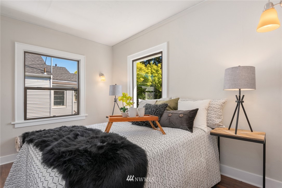 2718 23rd Avenue South Seattle, WA 98144 - Photo 5 of 25 Gallery Image 5