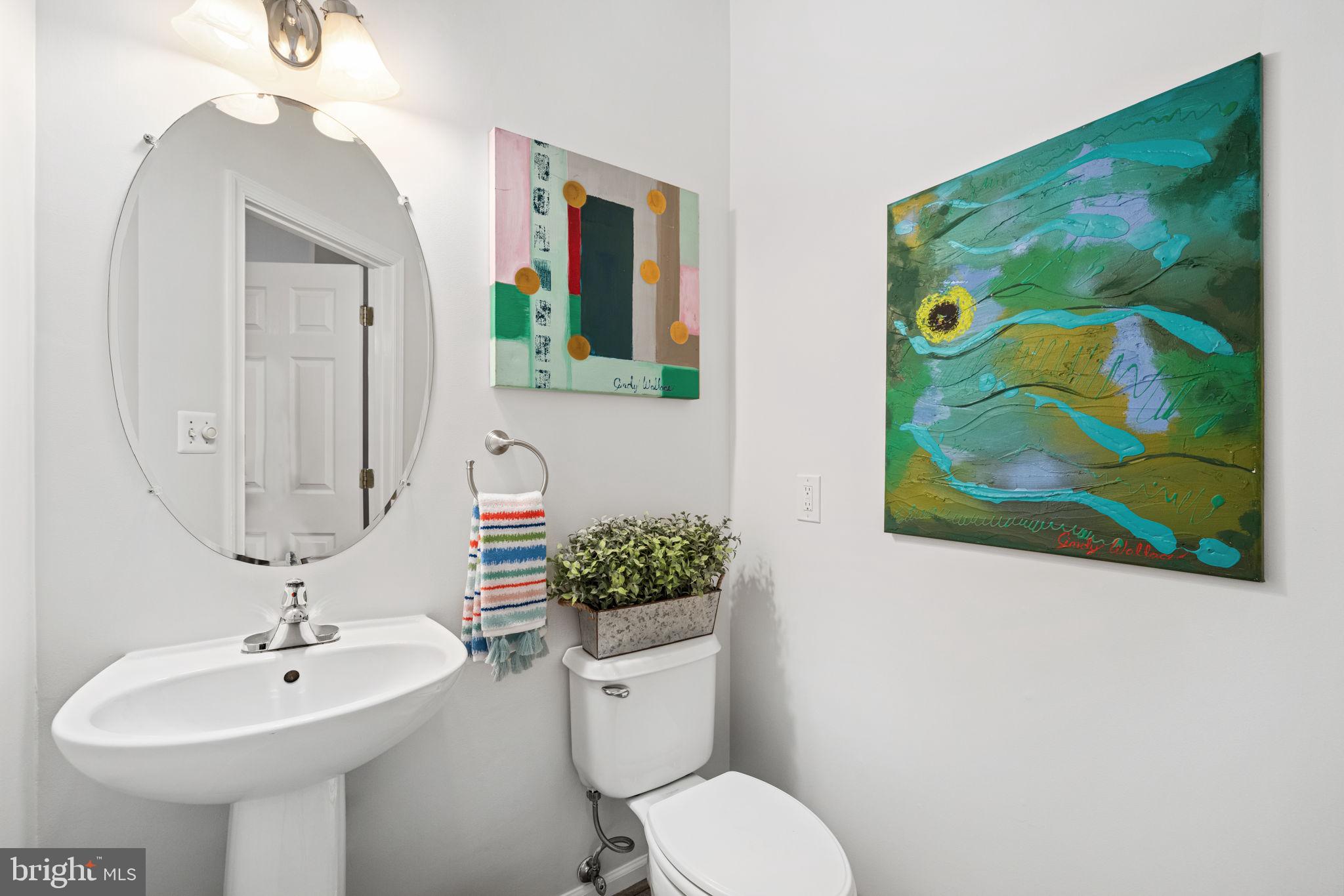 5860 Summers Grove Road Alexandria, VA 22304 - Photo 13 of 32 Powder Room