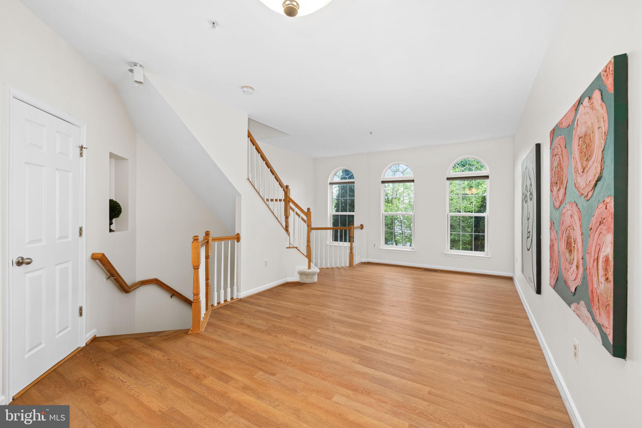 5860 Summers Grove Road Alexandria, VA 22304 - Photo 2 of 32 Living Room