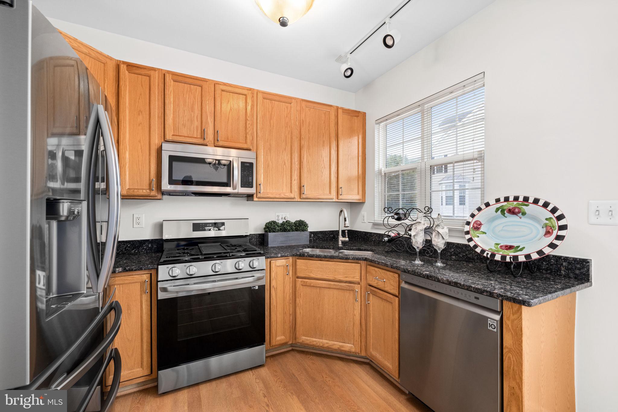 5860 Summers Grove Road Alexandria, VA 22304 - Photo 3 of 32 Kitchen