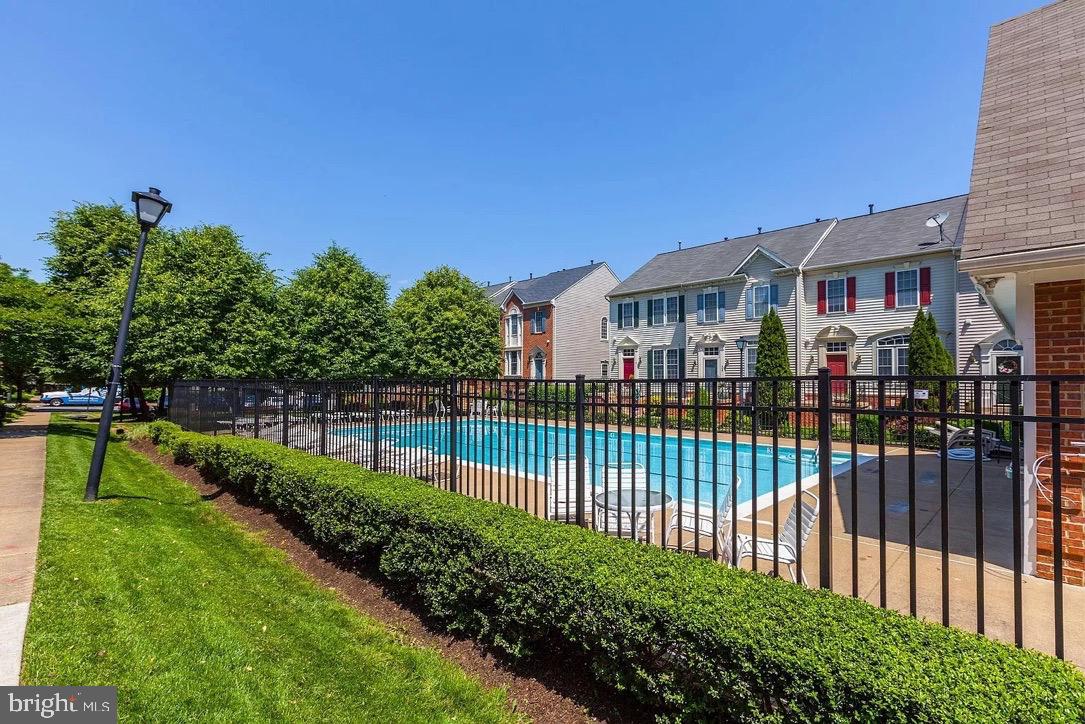 5860 Summers Grove Road Alexandria, VA 22304 - Photo 31 of 32 Community Pool