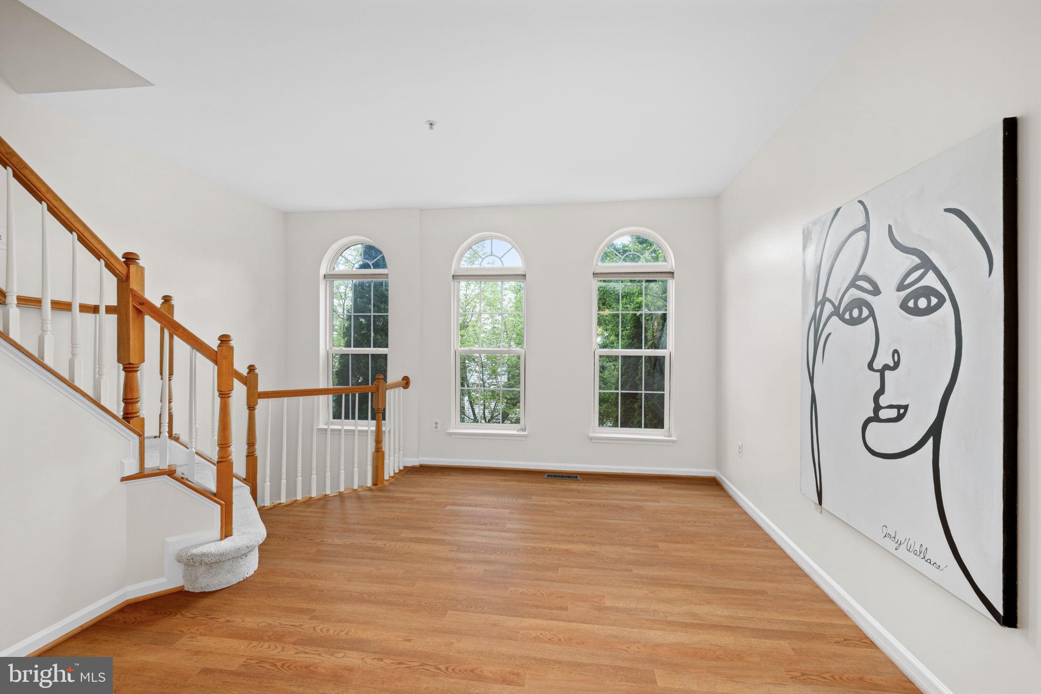 5860 Summers Grove Road Alexandria, VA 22304 - Photo 4 of 32 Living Room