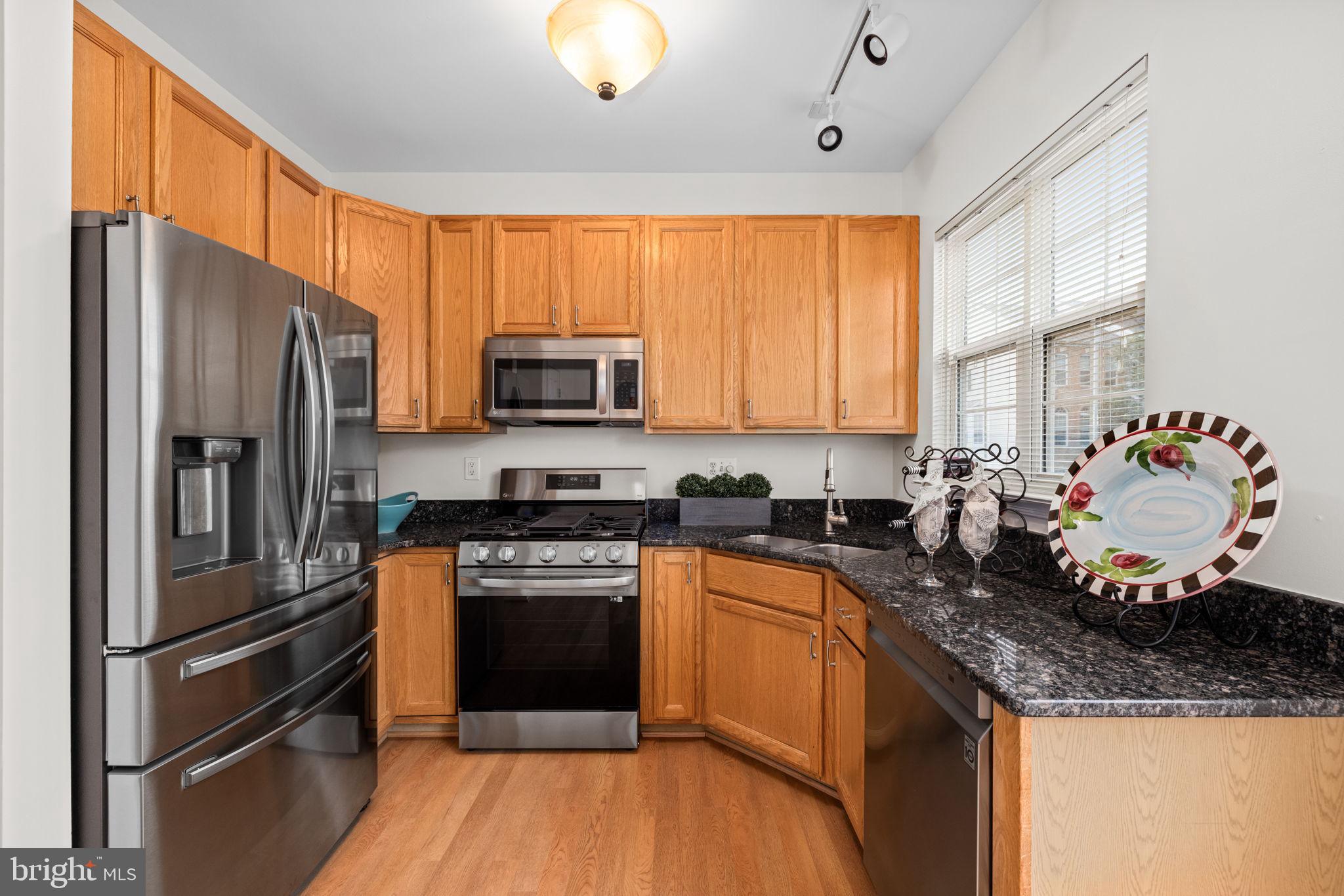 5860 Summers Grove Road Alexandria, VA 22304 - Photo 7 of 32 Kitchen