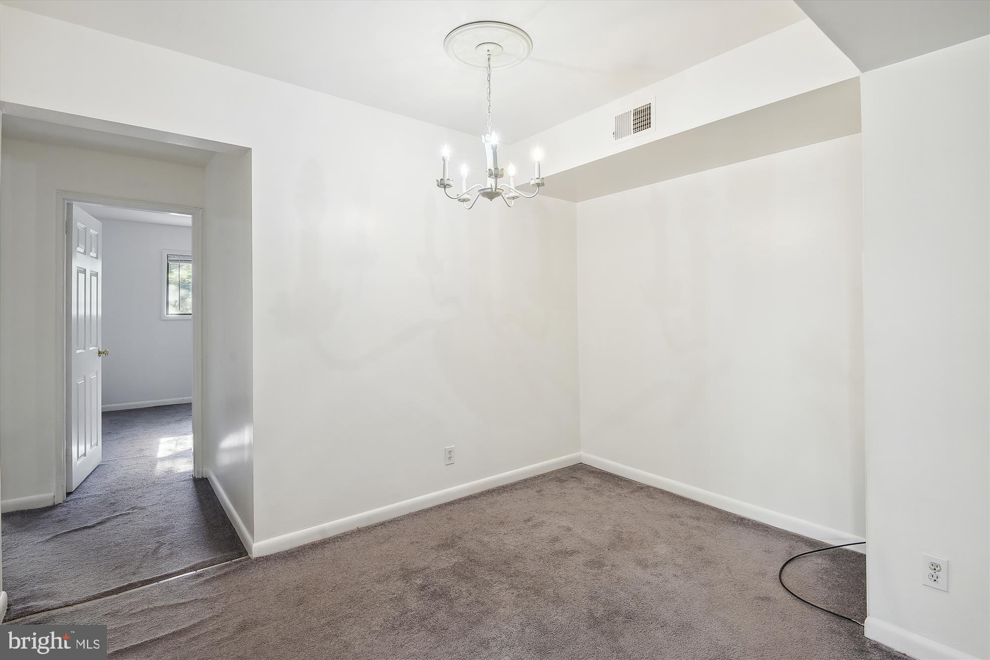 2700 Dartmouth Road, Unit 3 Alexandria, VA 22314 - Photo 6 of 25