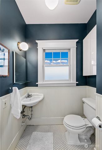 $1,594,000 | 2925 Warren Avenue North, Seattle, WA 98109