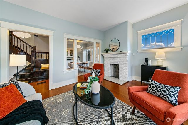 $1,594,000 | 2925 Warren Avenue North, Seattle, WA 98109