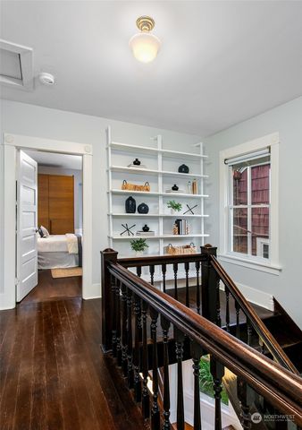 $1,594,000 | 2925 Warren Avenue North, Seattle, WA 98109