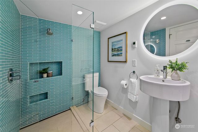 $1,594,000 | 2925 Warren Avenue North, Seattle, WA 98109