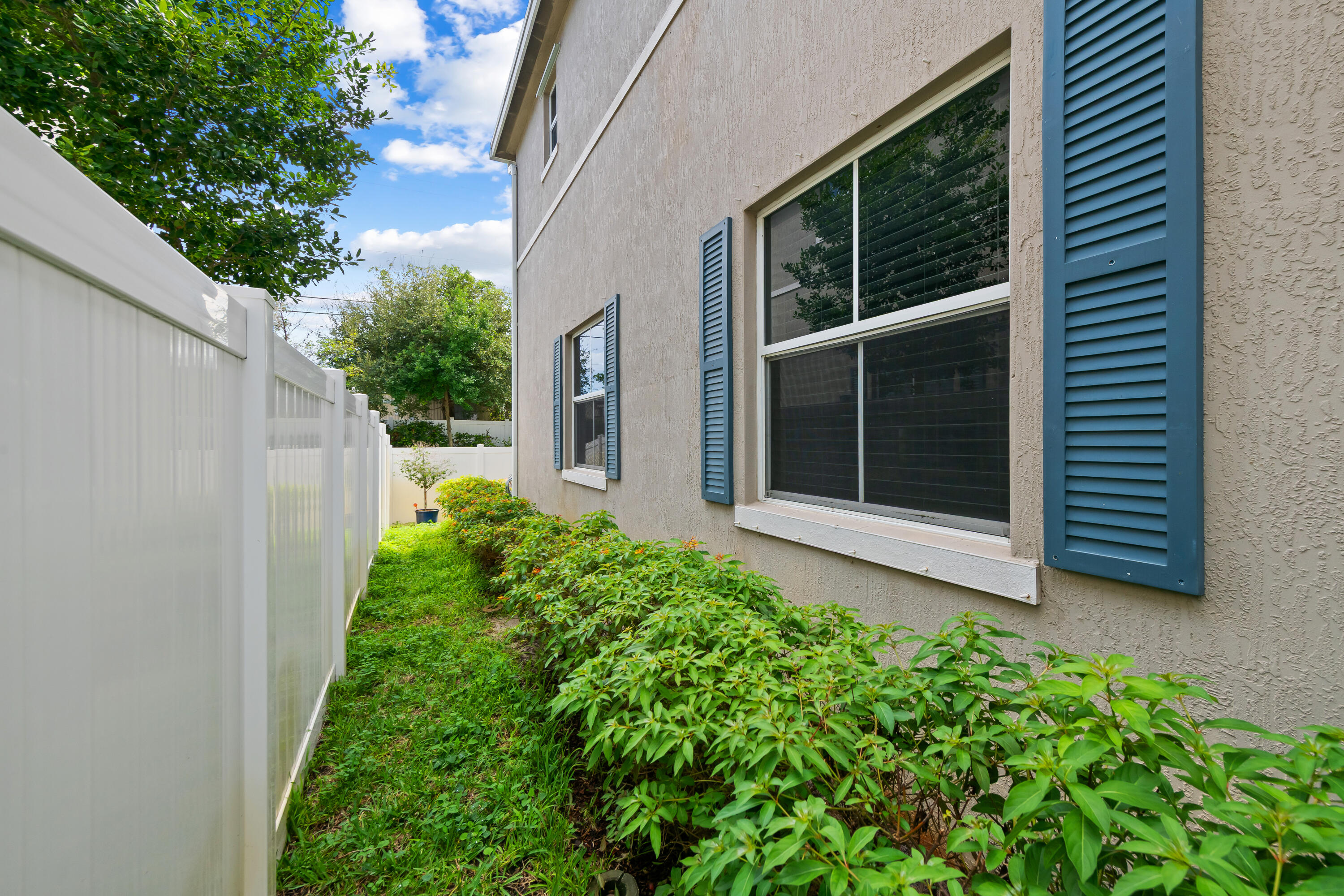149 Bandol Street Riviera Beach, FL 33404 - Photo 4 of 30 DSC_2218