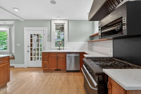 $750,000 | 502 Devereux Street, Raleigh, NC 27605