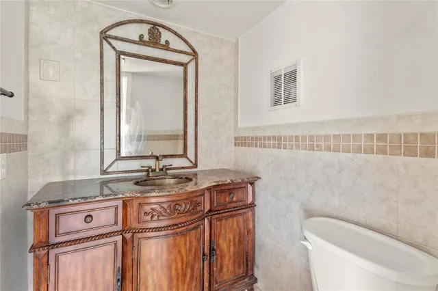 $324,000 | 3900 Oaks Clubhouse Drive, Unit 507, Pompano Beach, FL 33069