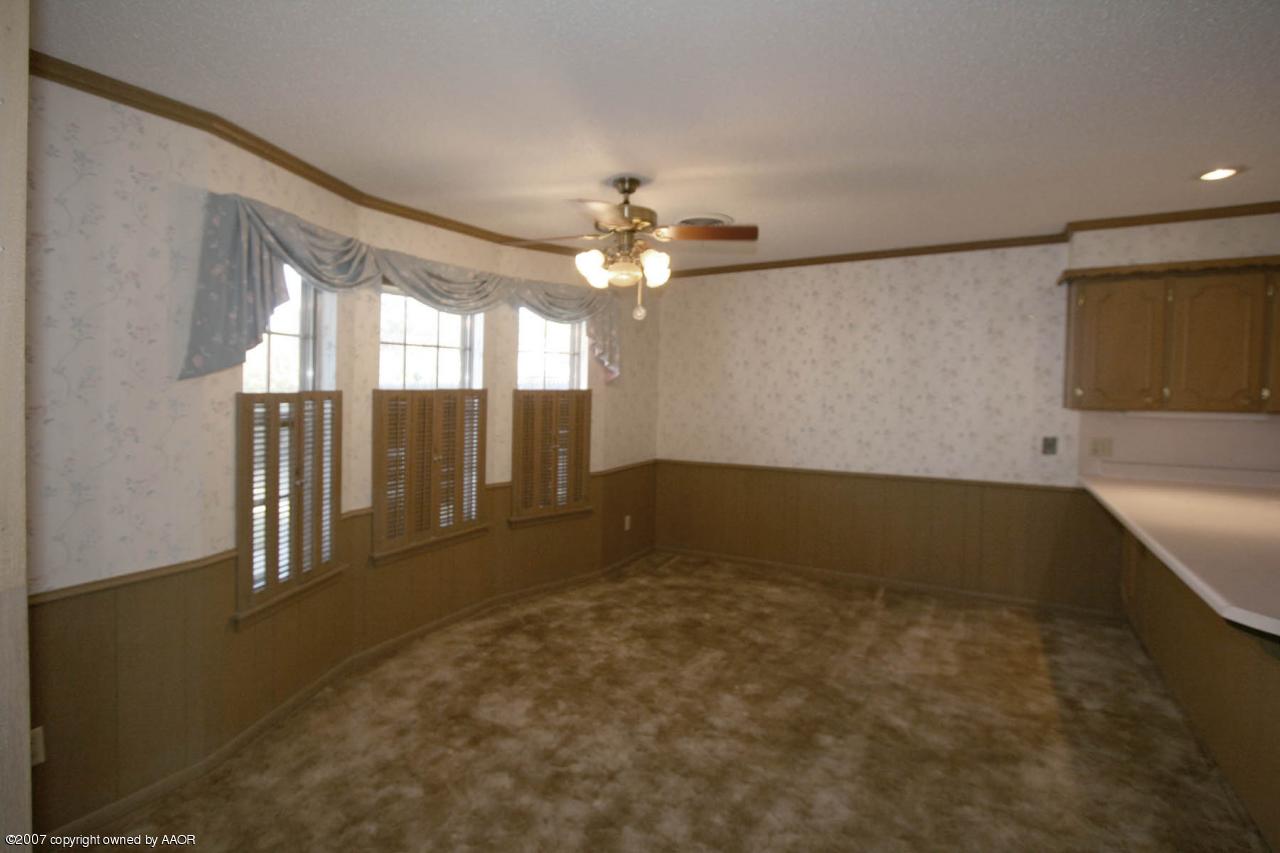 6214 Hanson Road Amarillo, TX 79106 - Photo 4 of 11 Dining Area