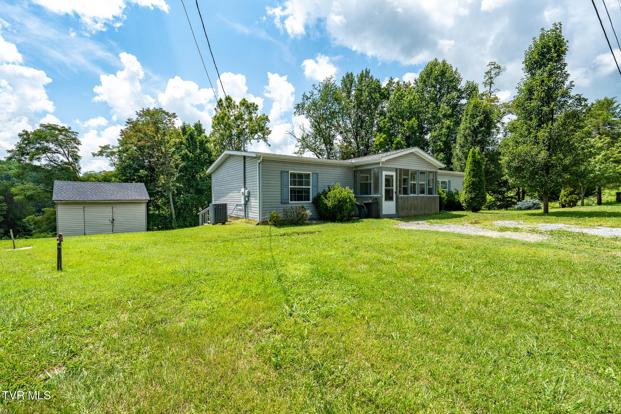 210 Whitaker Road Jonesborough, TN 37659 - Photo 3 of 45 210 Whitaker Rd (1 of 45)