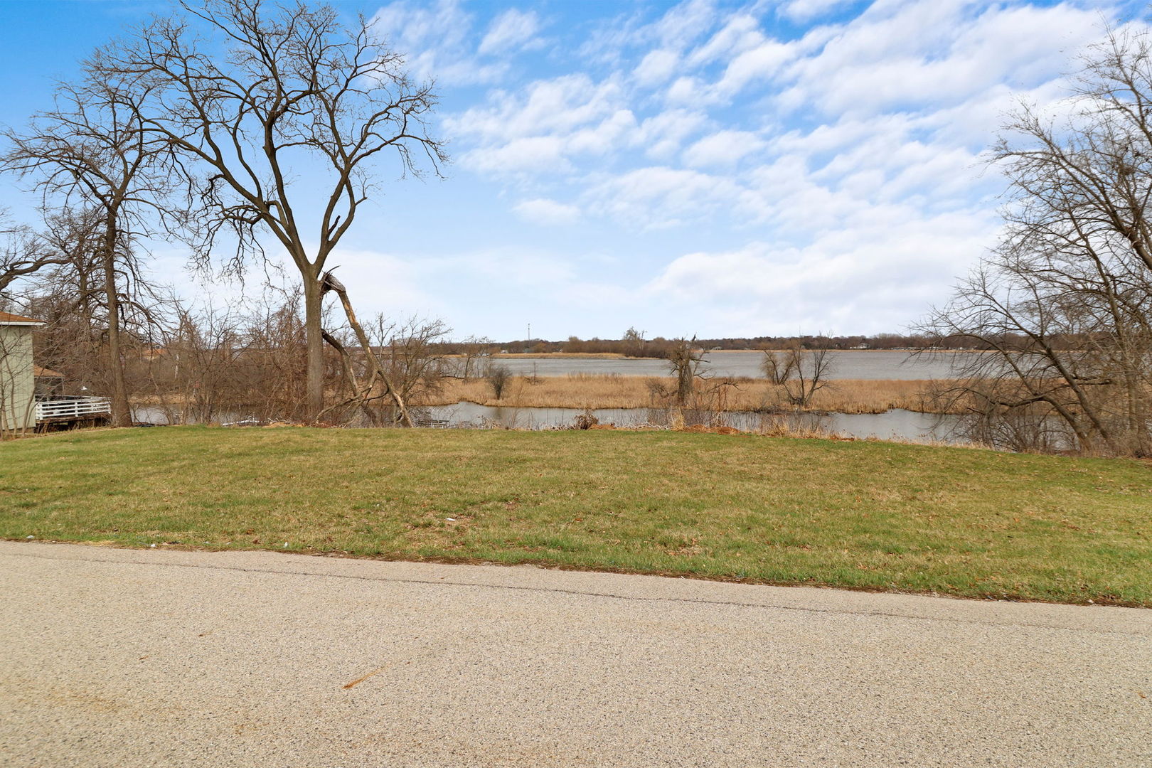 38415 North Primrose Path Spring Grove, IL 60081 - Photo 6 of 15 a view of an ocean beach