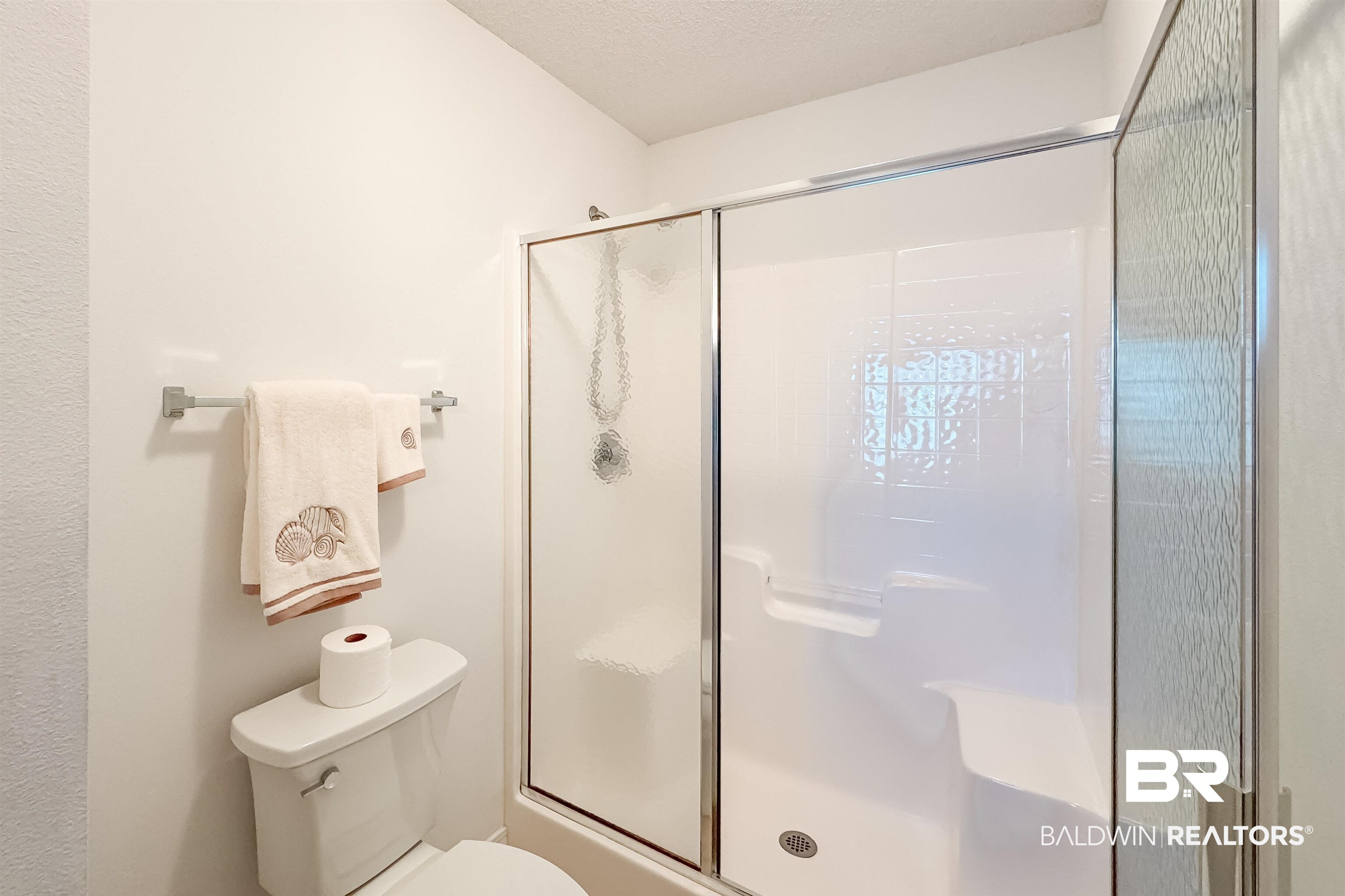 1 Bay Circle Foley, AL 36535 - Photo 15 of 28 Master Bath