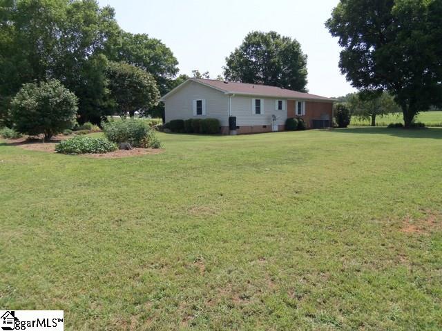 1112 Zion School Road Easley, SC 29642 - Photo 3 of 36