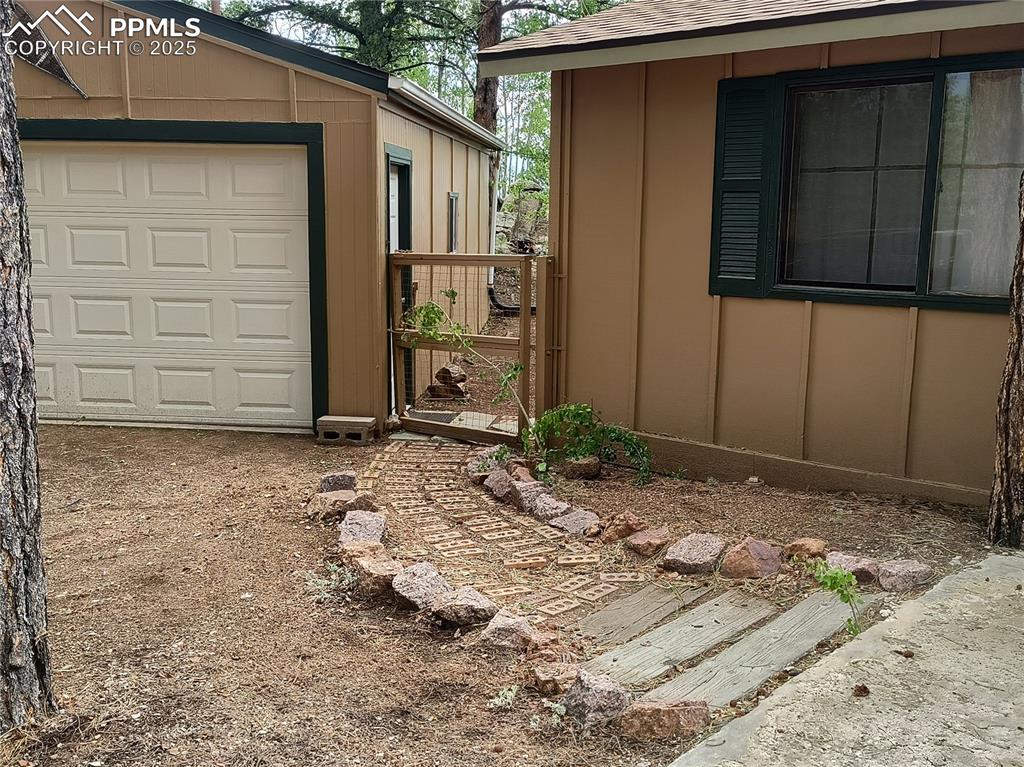 237 Blue Spruce Road Divide, CO 80814 - Photo 43 of 47 a backyard of a house