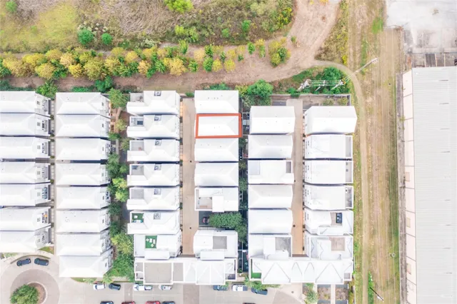 $3,500 | 5869 East Post Oak Lane, Houston, TX 77055