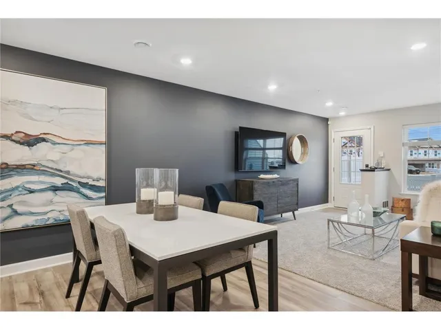 $2,549 | 5289 Long Pointe Pass, Woodbury, MN 55129