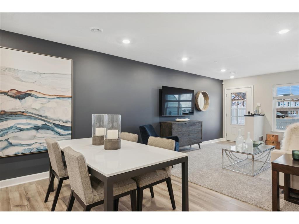 5289 Long Pointe Pass Woodbury, MN 55129 - Photo 4 of 10