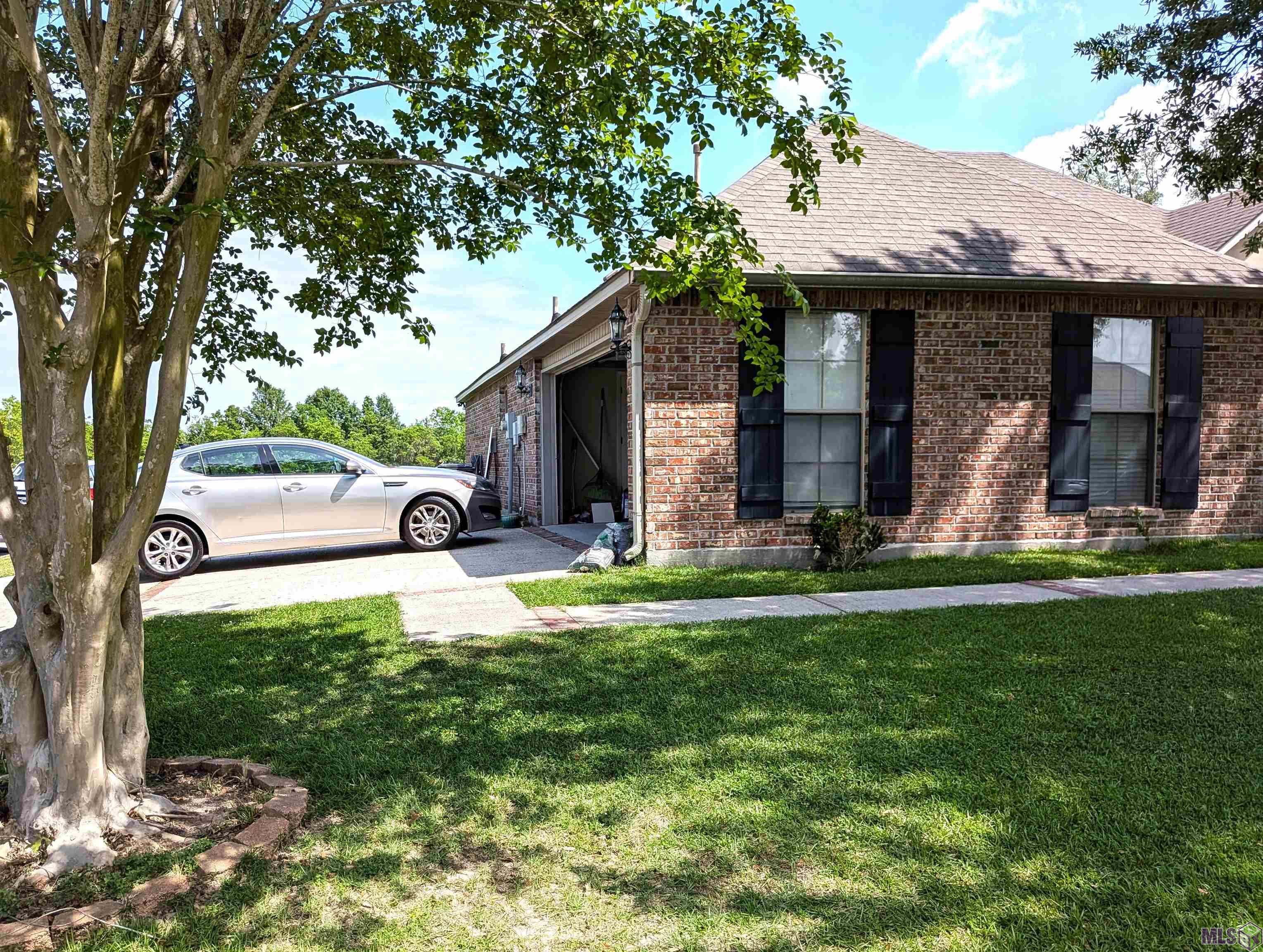 37156 Whitestone Avenue Geismar, LA 70734 - Photo 20 of 23 Side-Load Garage