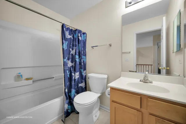 $389,900 | 2295 Stoughton Drive, Aurora, IL 60502