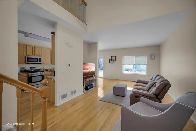 $389,900 | 2295 Stoughton Drive, Aurora, IL 60502