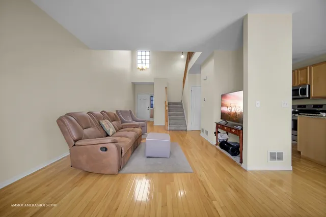 $389,900 | 2295 Stoughton Drive, Aurora, IL 60502