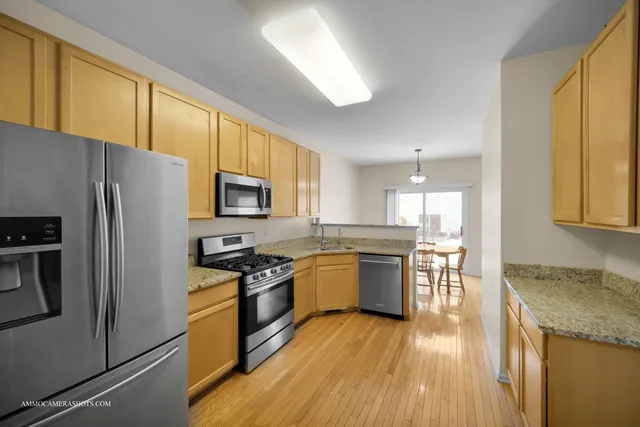 $389,900 | 2295 Stoughton Drive, Aurora, IL 60502