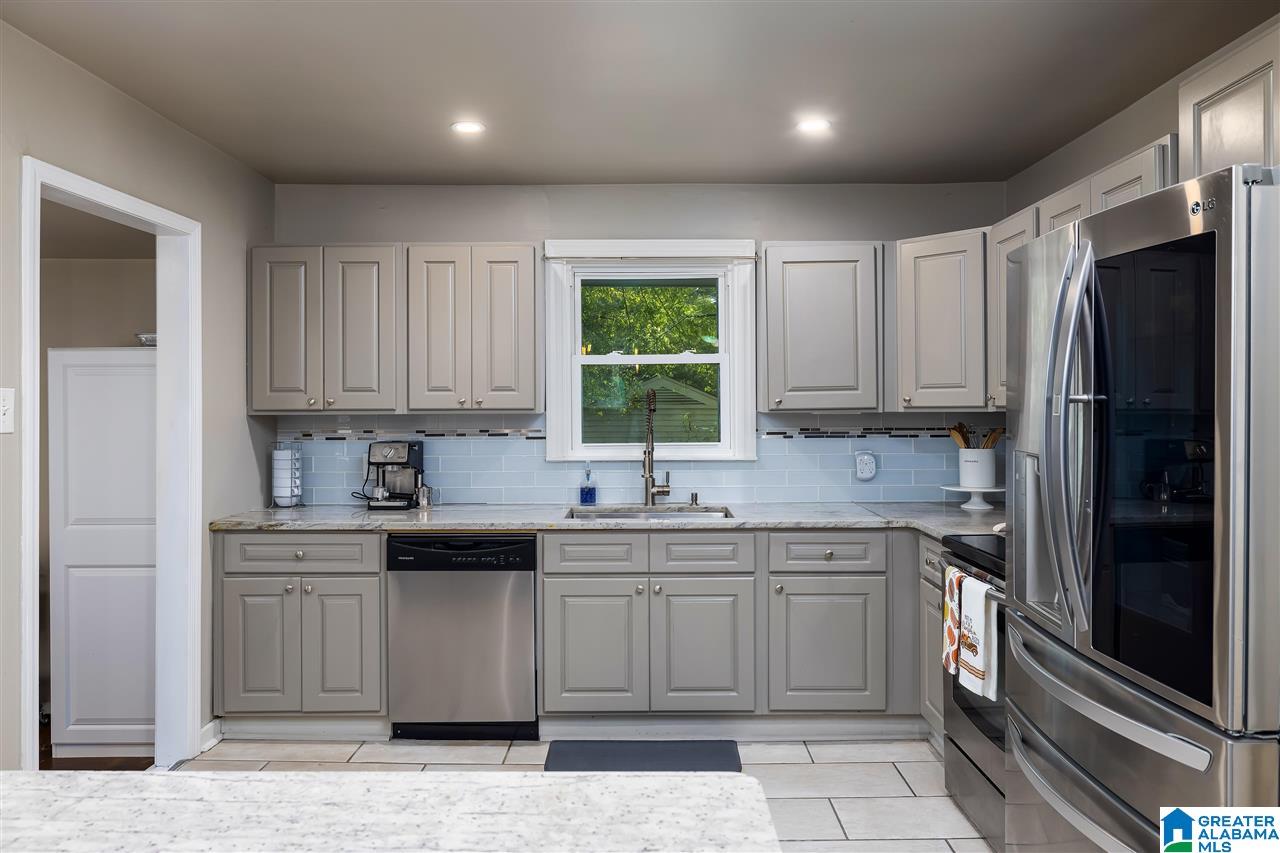 1521 Cresthill Road Birmingham, AL 35213 - Photo 14 of 40
