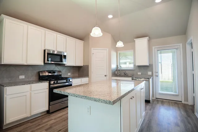 $1,895 | 21434 Holly Heights Road, Cypress, TX 77433