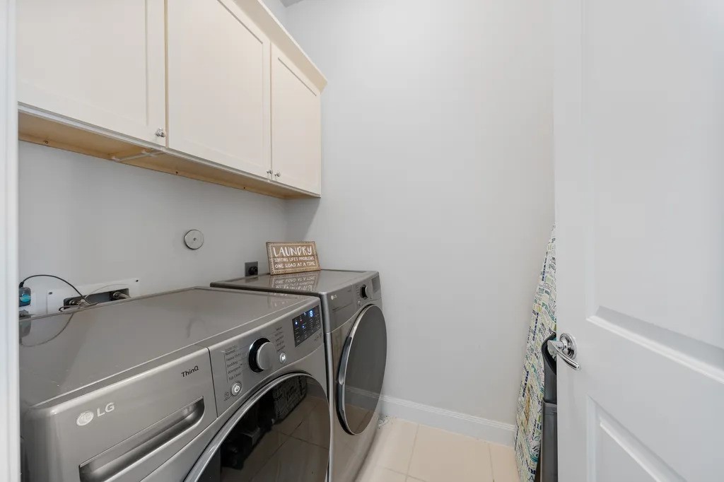 3022 Maxroy Street Houston, TX 77008 - Photo 20 of 21 a utility room with dryer and washer