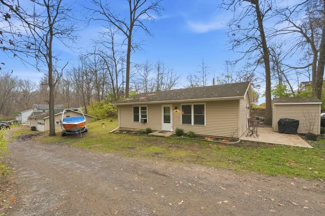 $165,000 | 20 Lane 131E Turkey Lake, Lagrange, IN 46761