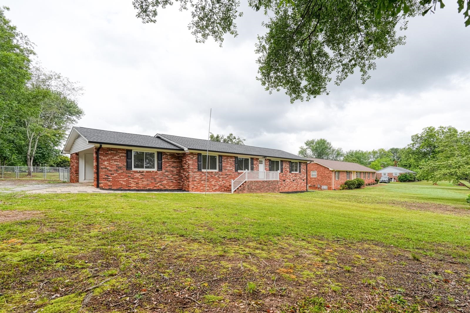 222 Northgate Circle Boiling Springs, SC 29316 - Photo 2 of 24