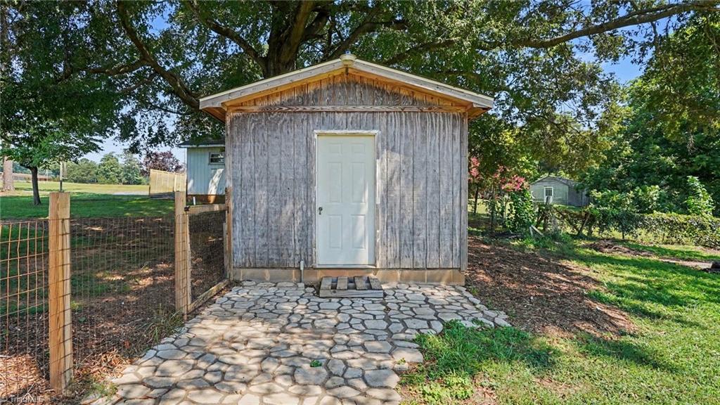 4516 Branson Davis Road Sophia, NC 27350 - Photo 31 of 32 Gallery Image 31