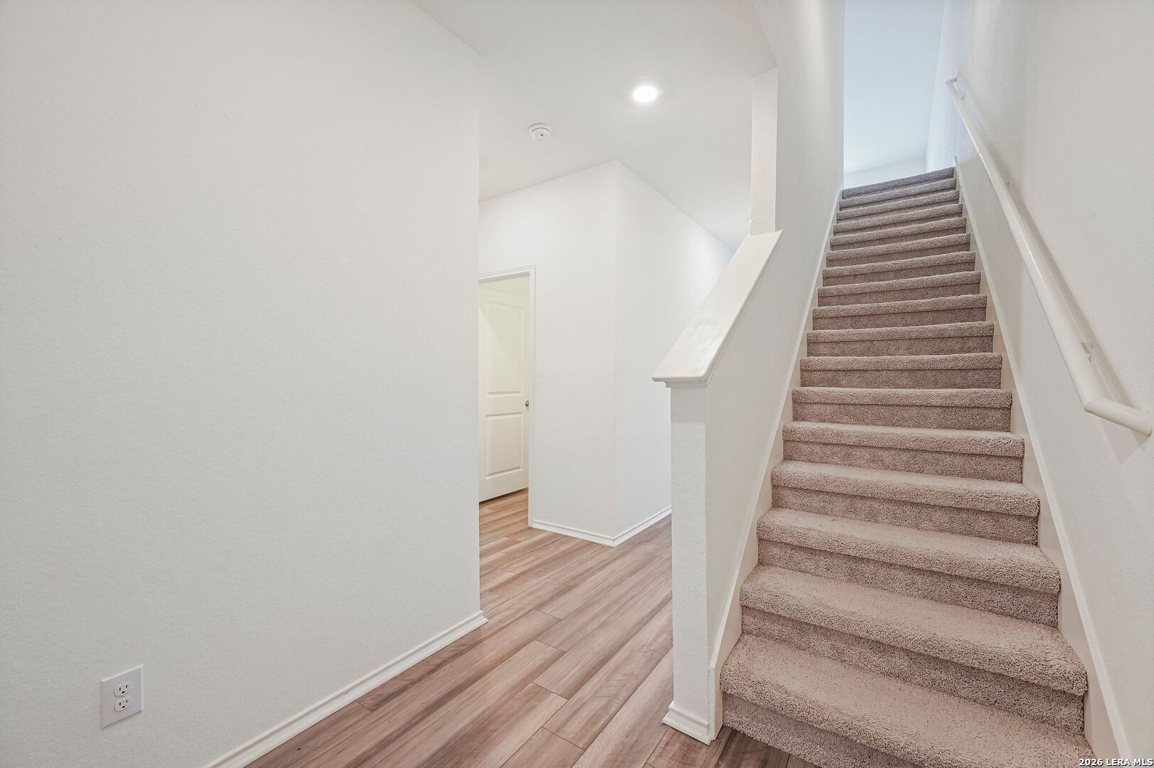 5535 Rue Girard Converse, TX 78109 - Photo 19 of 33 a view of entryway