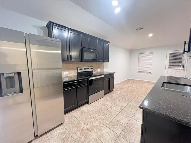 $2,290 | 4613 Lathem Drive, Frisco, TX 75036