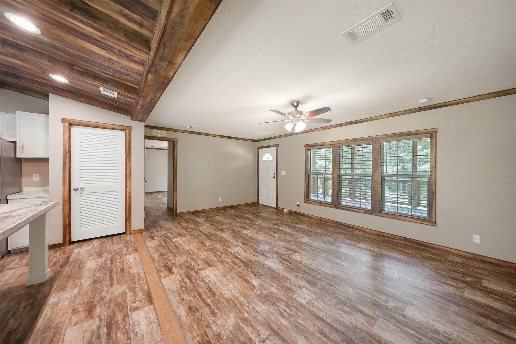 577 Winding River Road South Oakhurst, TX 77359 - Photo 15 of 44