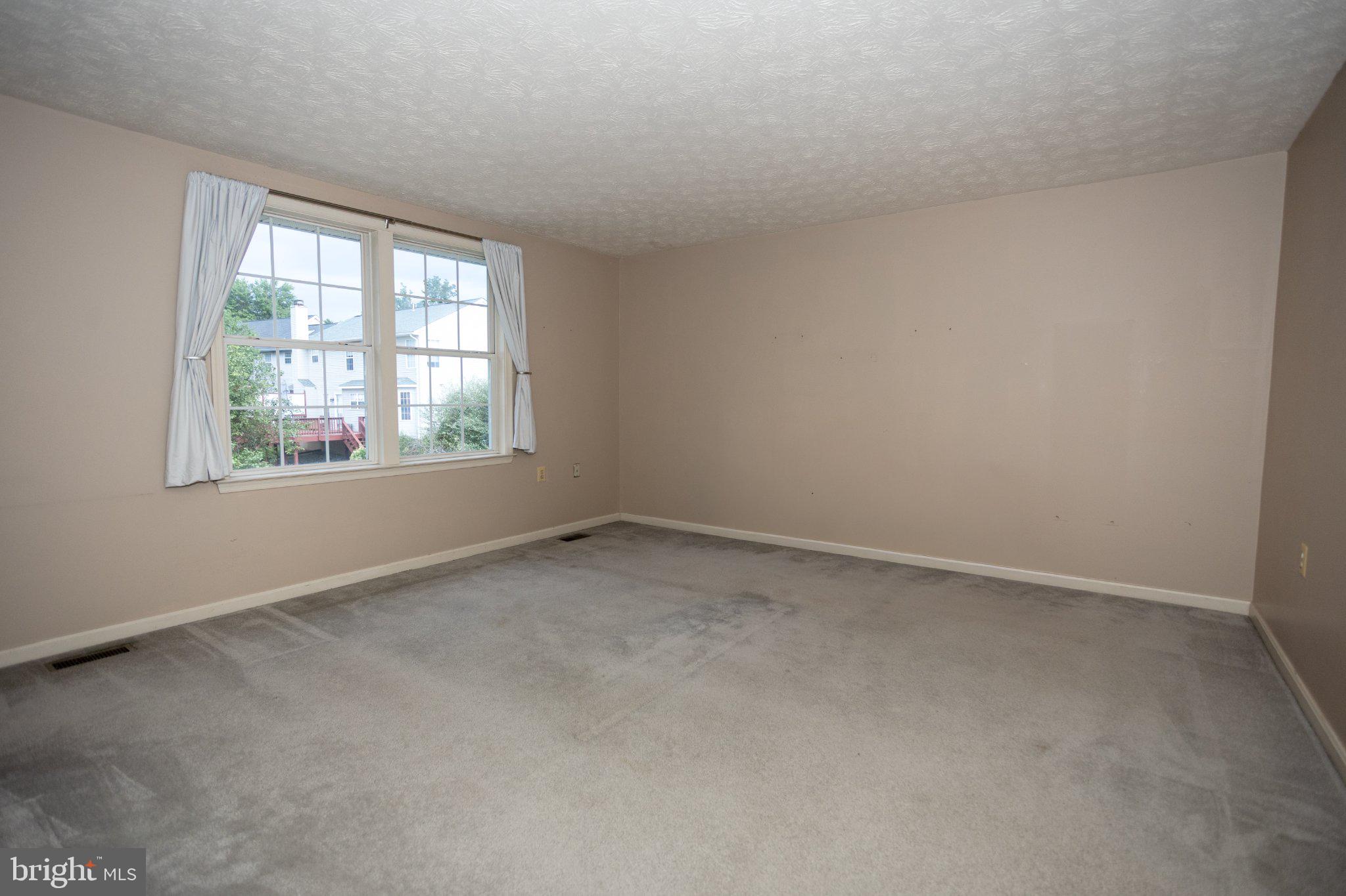 10412 Labrador Loop Manassas, VA 20112 - Photo 27 of 58 Spacious room with natural light.