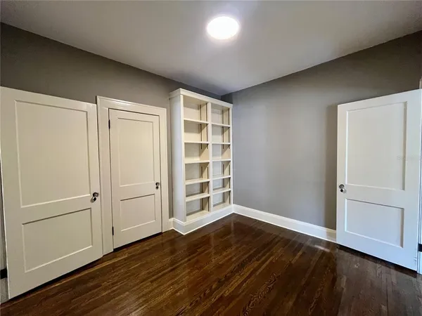 $2,200 | 1401 East Powhatan Avenue, Tampa, FL 33604