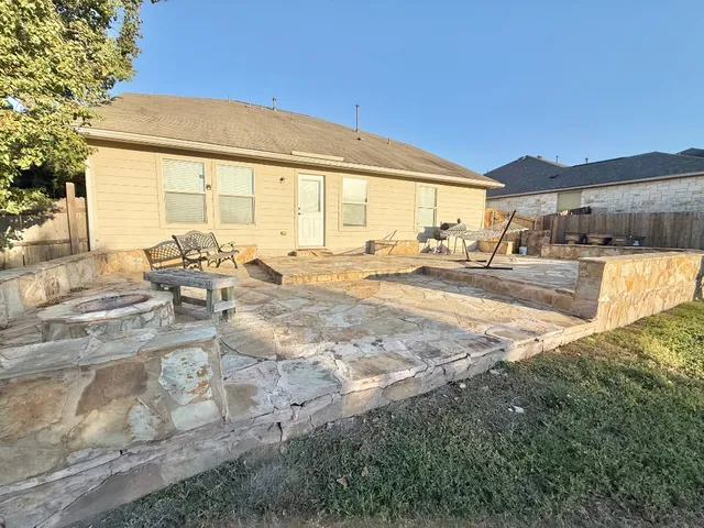 $2,400 | 168 Dolomite Drive, Buda, TX 78610